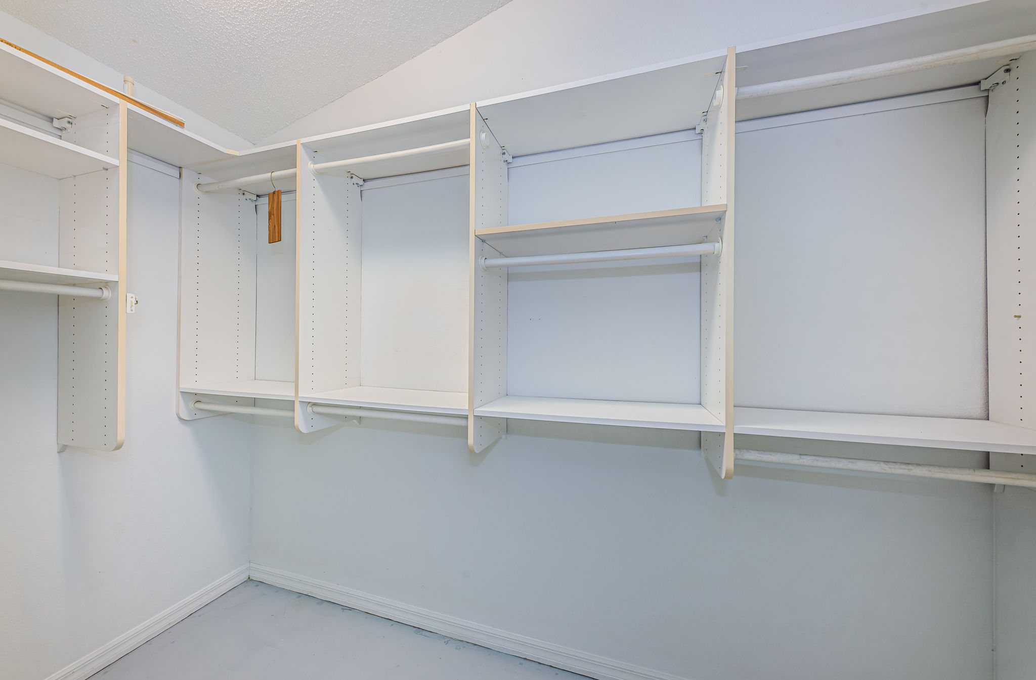 Master Bedroom Walk-in Closet1