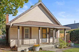 1070 Square feet, 2 Bedrooms / 1 Bath + Dedicated Office Space