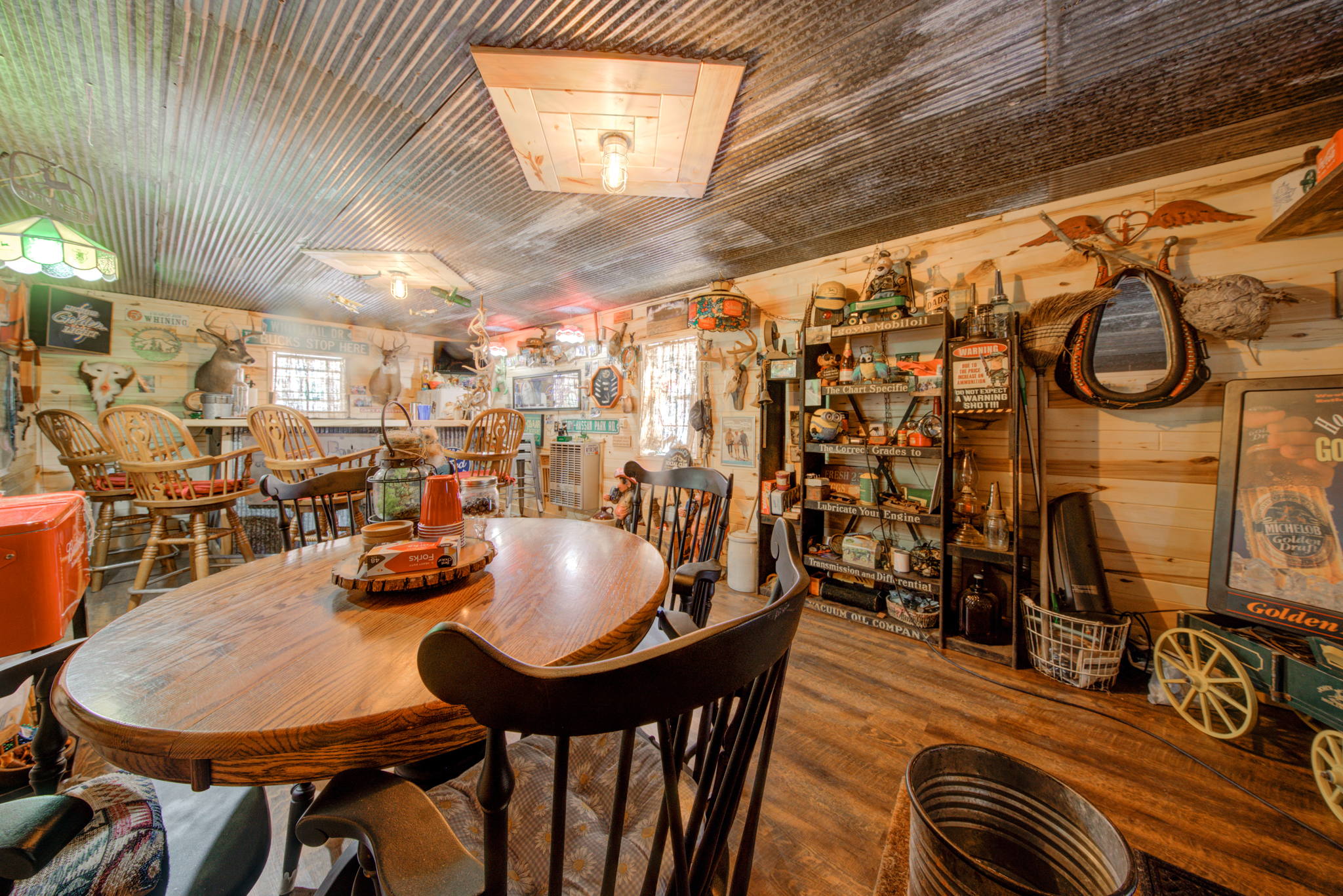 Saloon