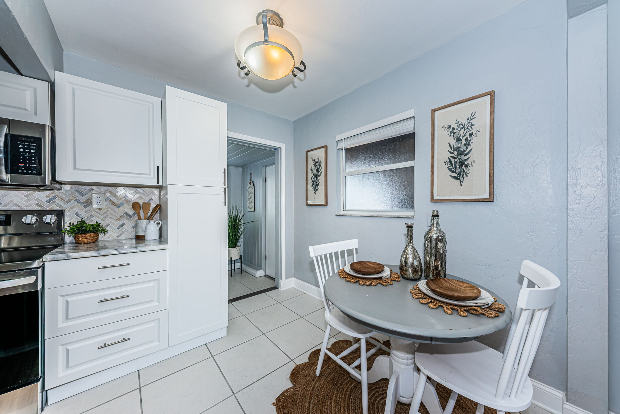 Breakfast Nook 1