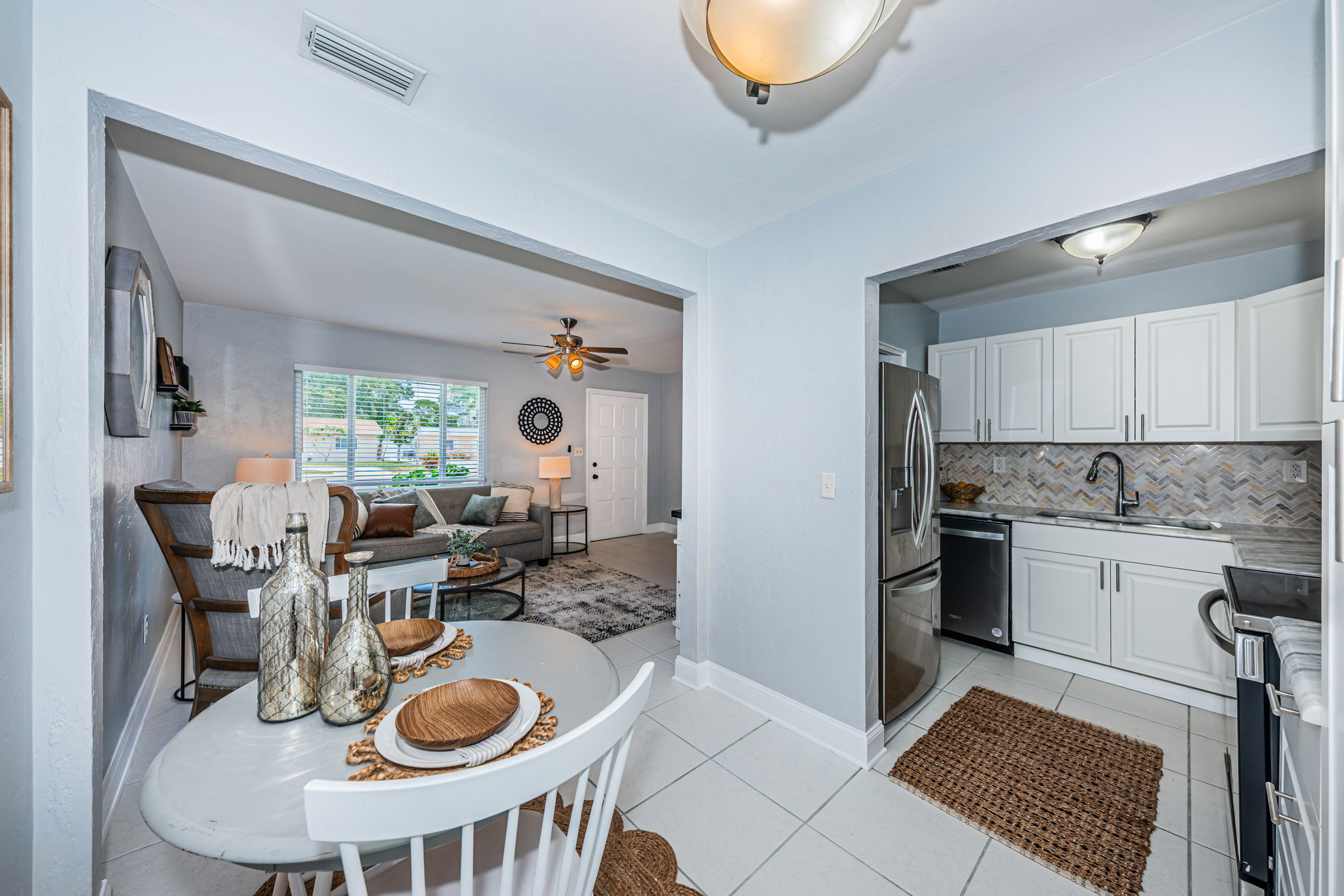 Breakfast Nook 2