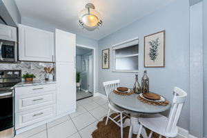 Breakfast Nook 1