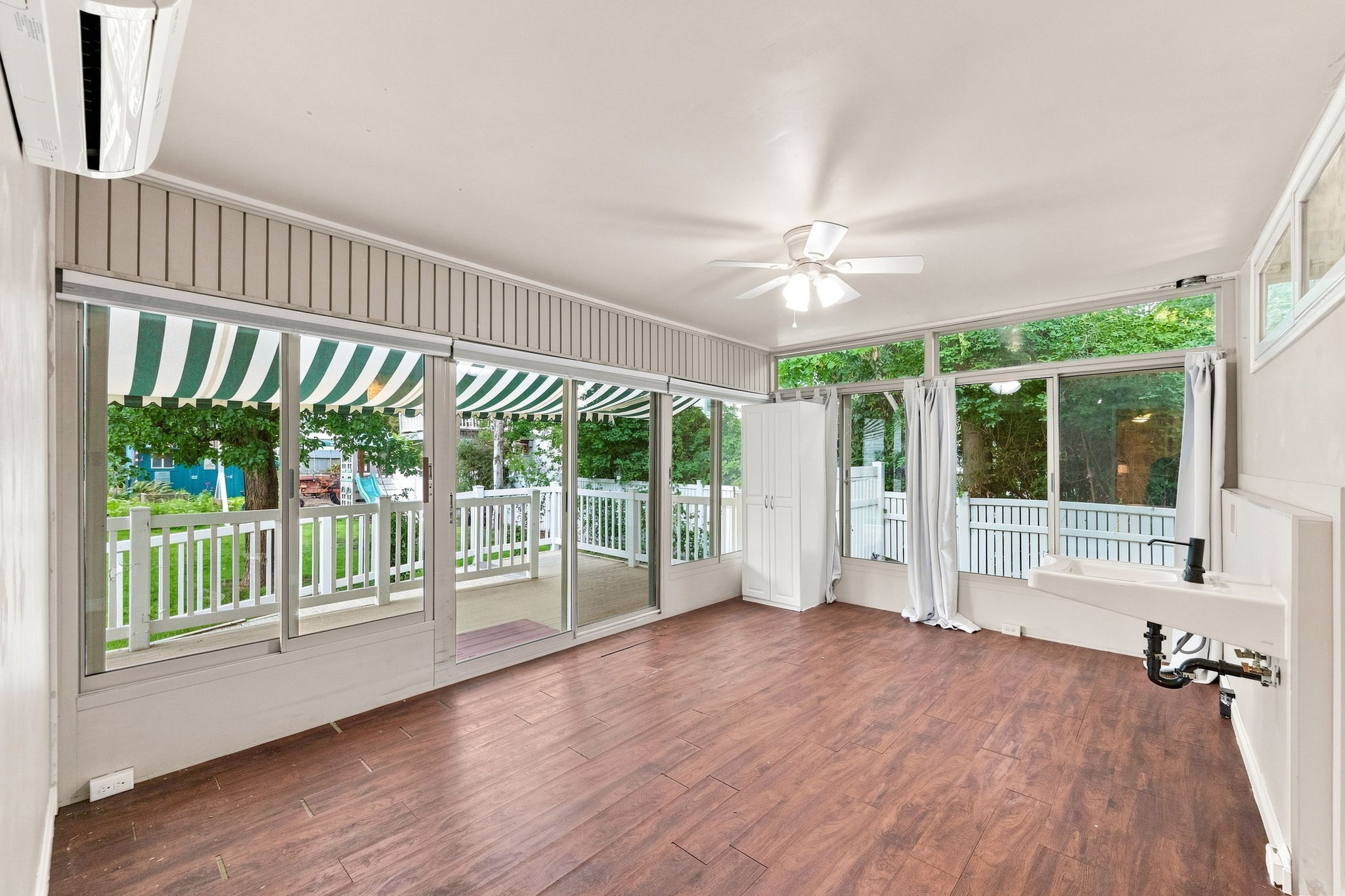Sunroom/Bedroom