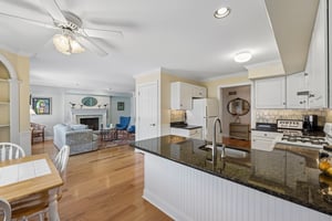 Logan St-S0406-017.jpg