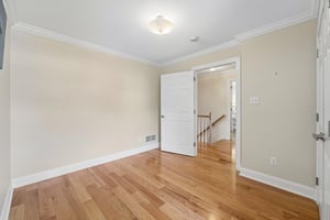 Logan St-S0406-025.jpg