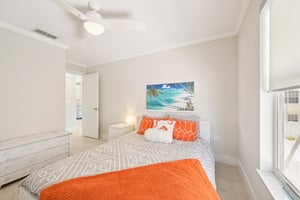 S Harbor Dr-L2005-020.jpg