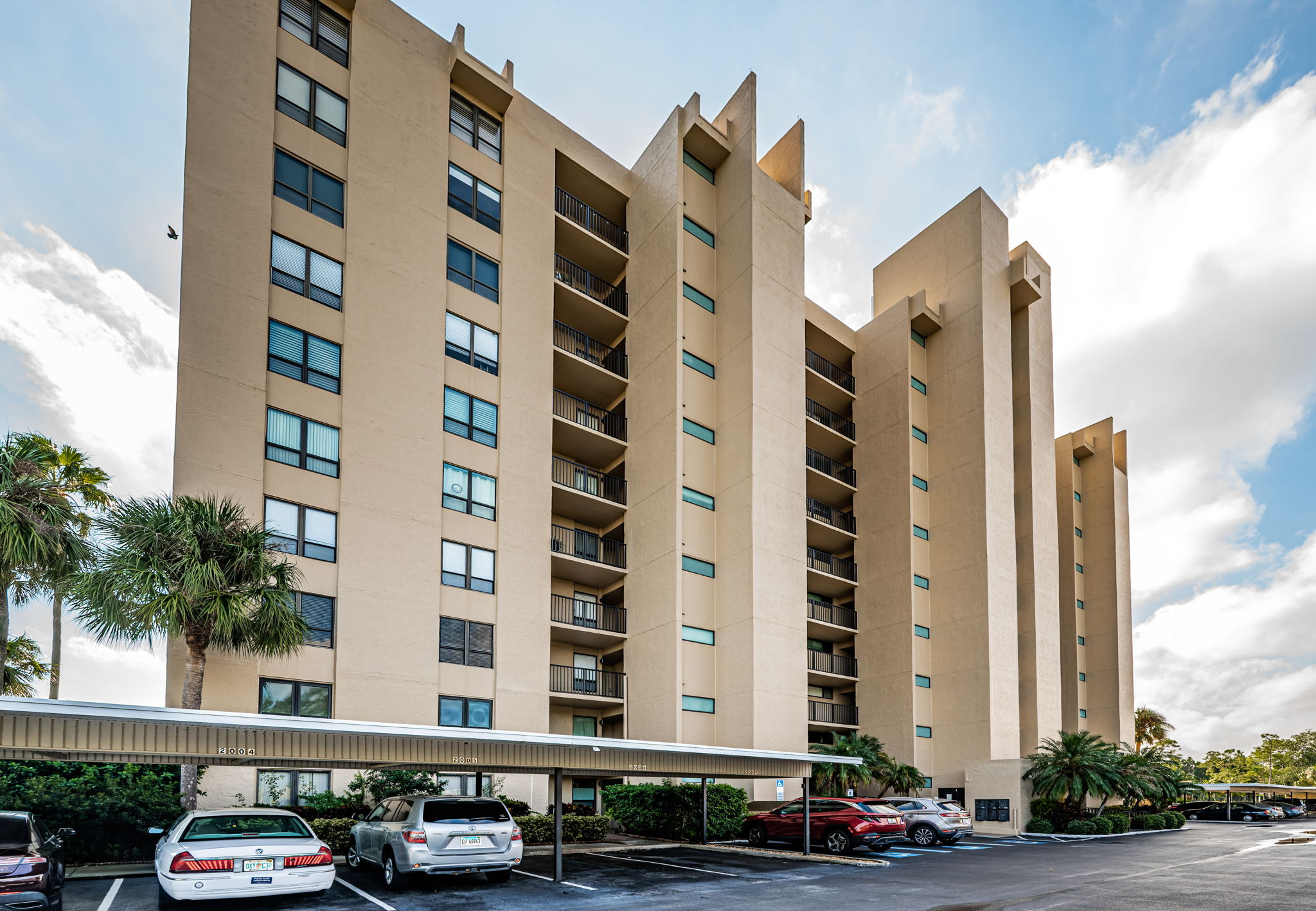 Front Exterior12