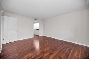 Primary Bedroom1d