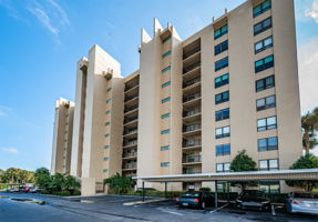 Front Exterior23
