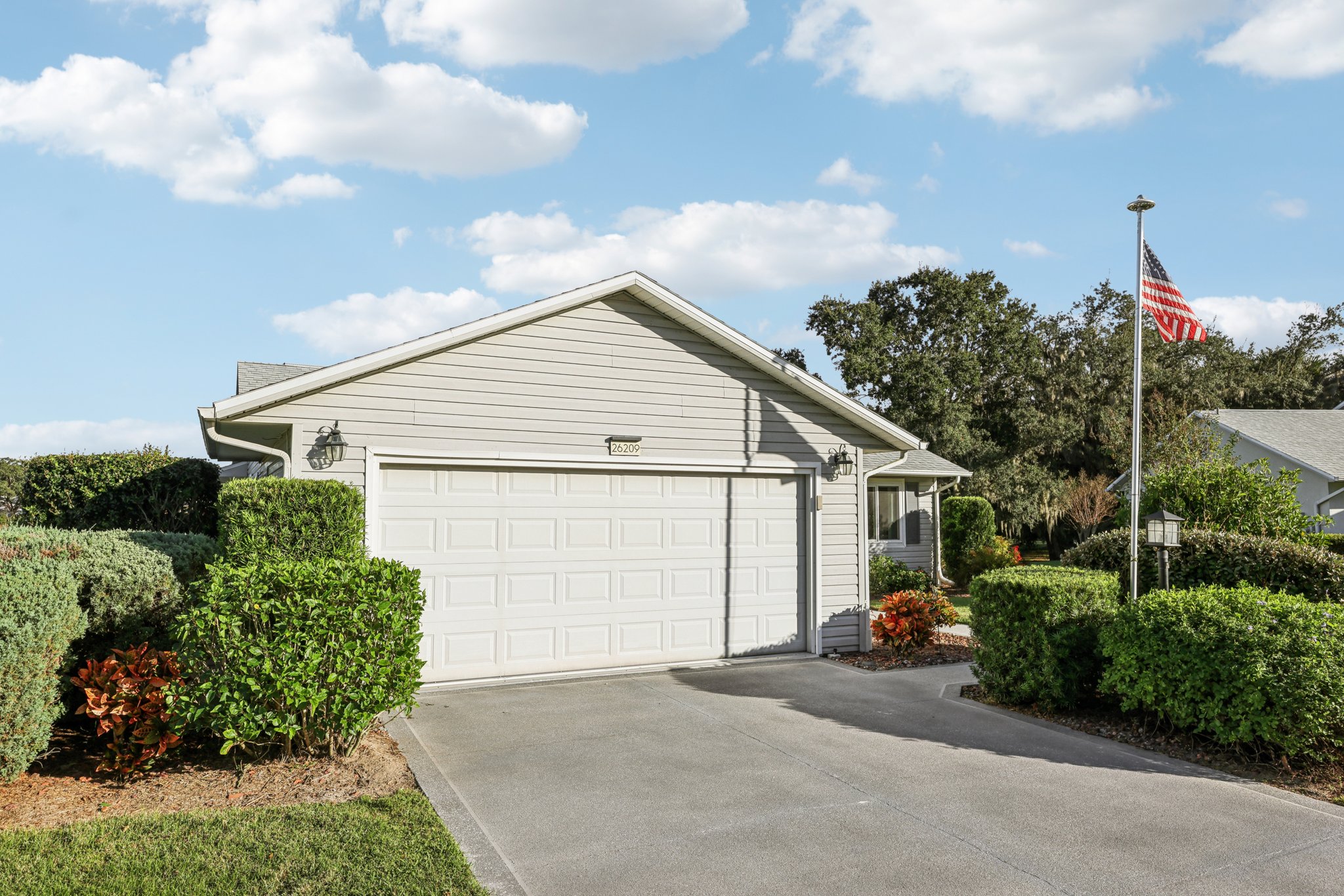 Newcombe Cir-S1211-003.jpg