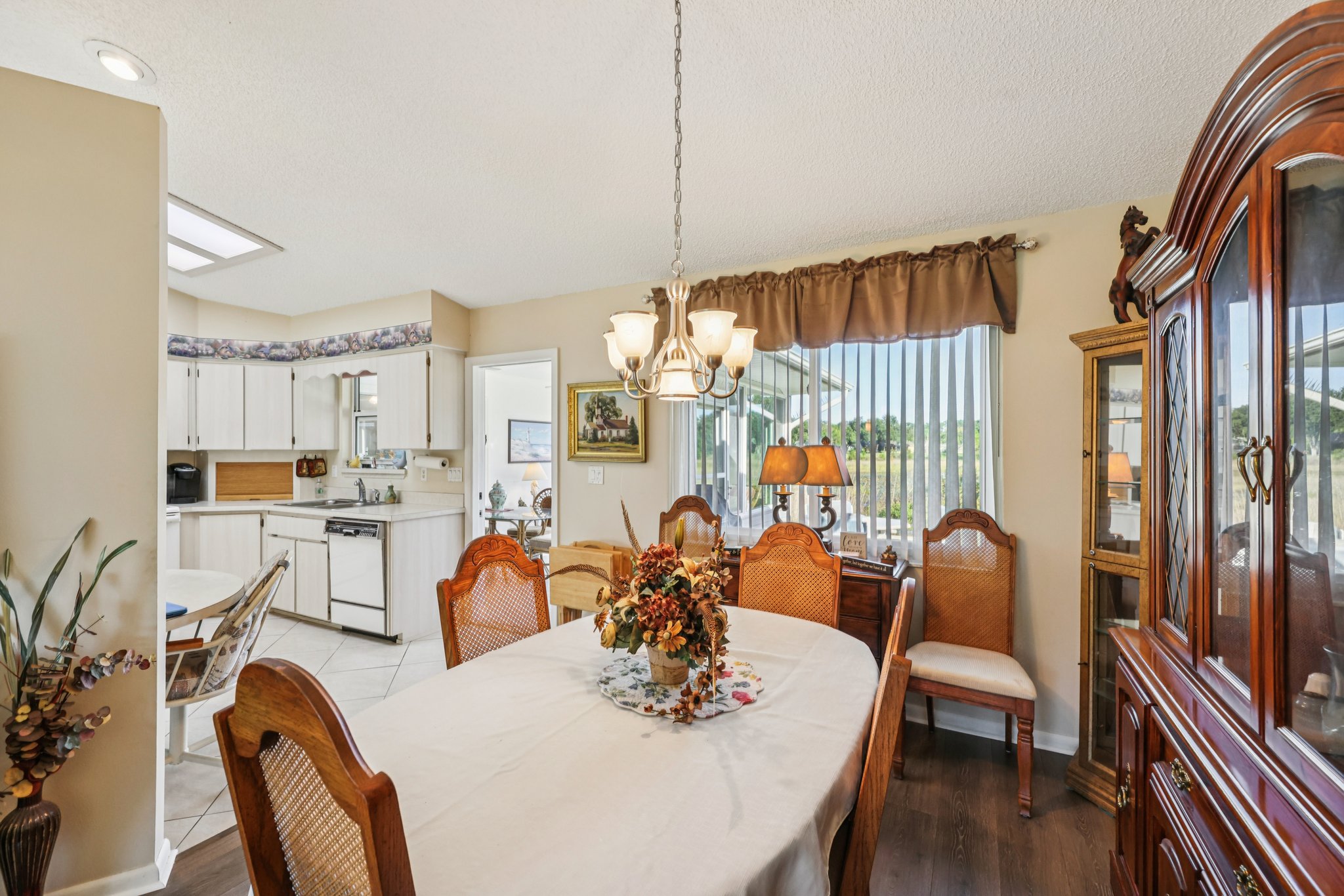 Newcombe Cir-S1211-011.jpg