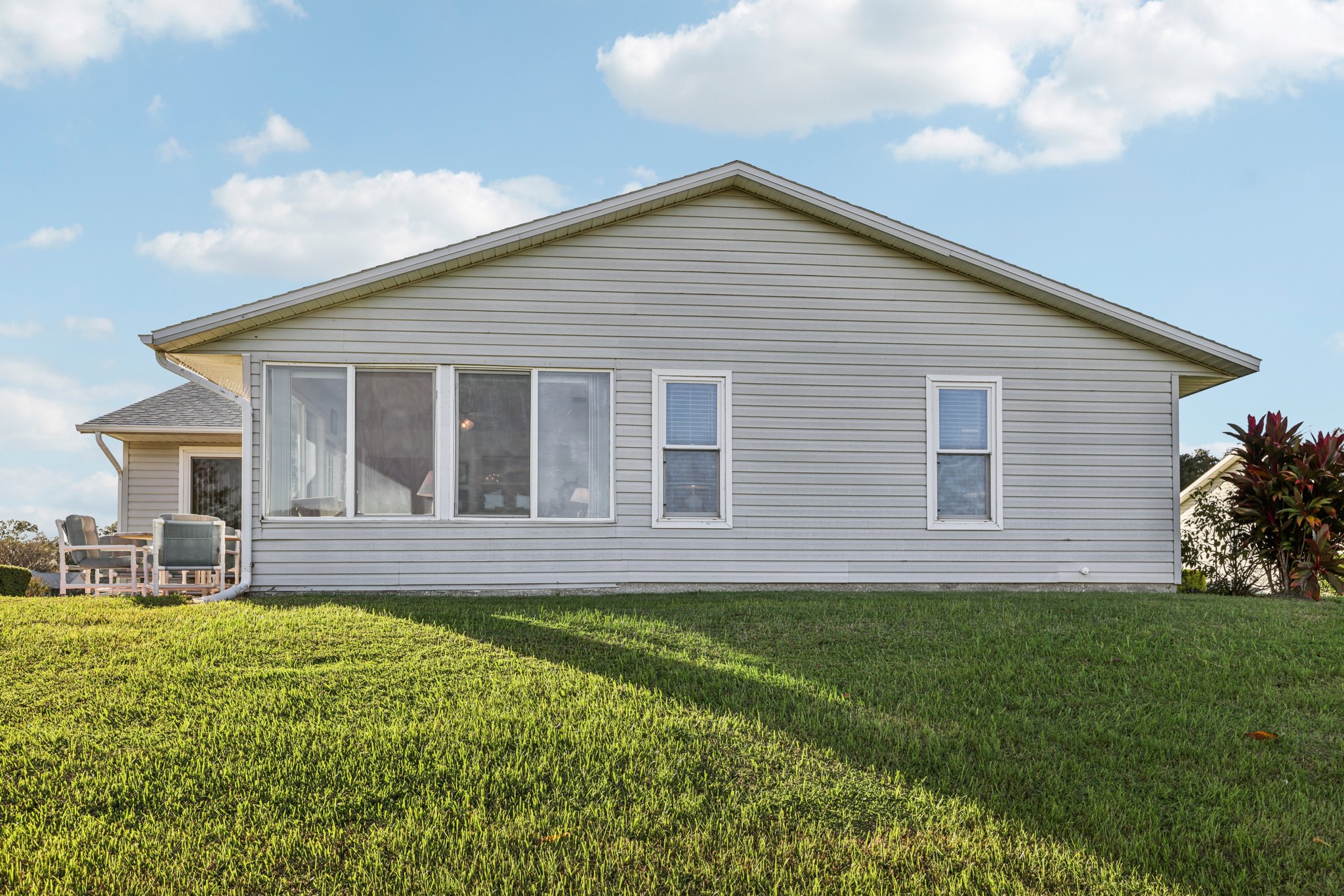 Newcombe Cir-S1211-030.jpg