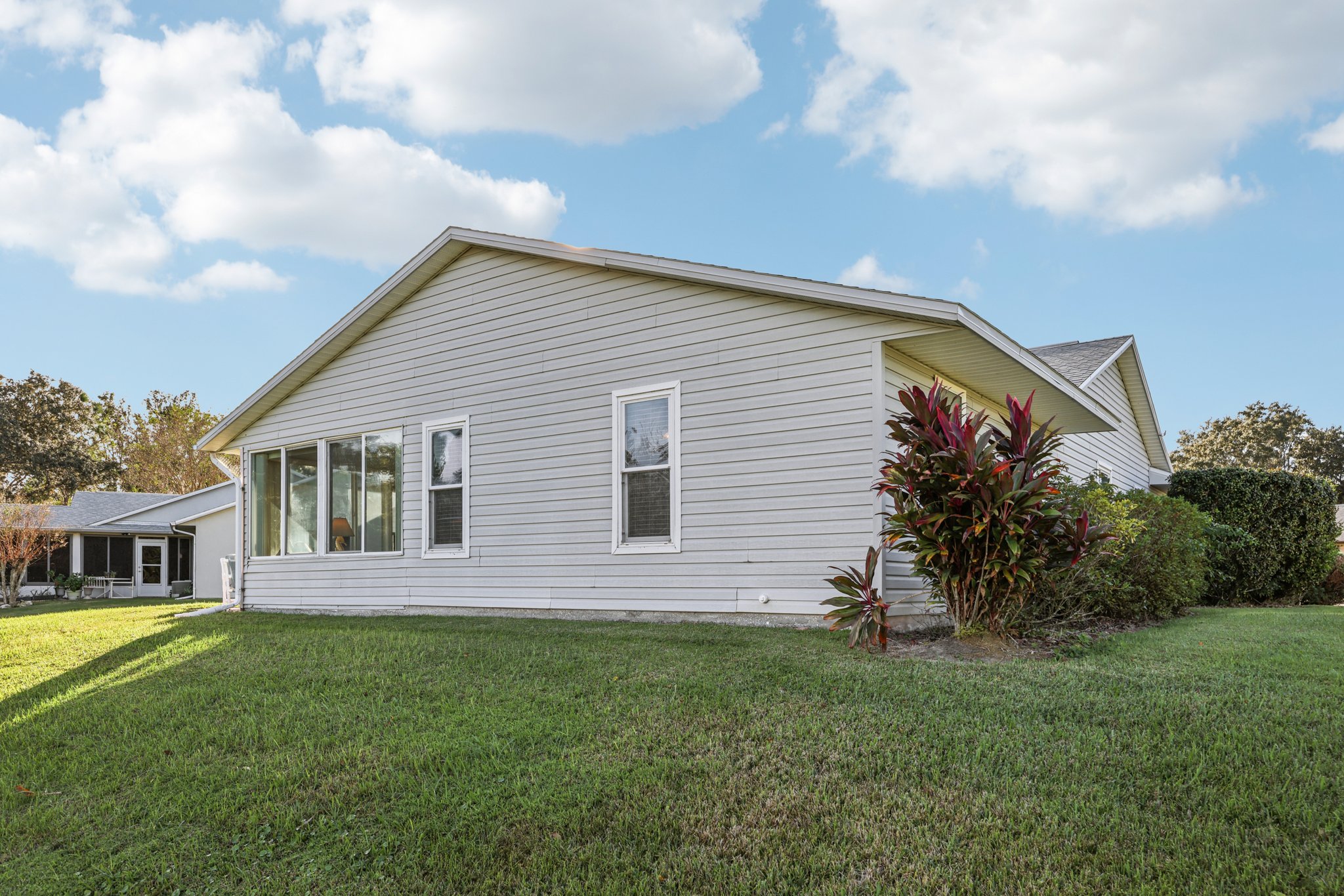 Newcombe Cir-S1211-031.jpg