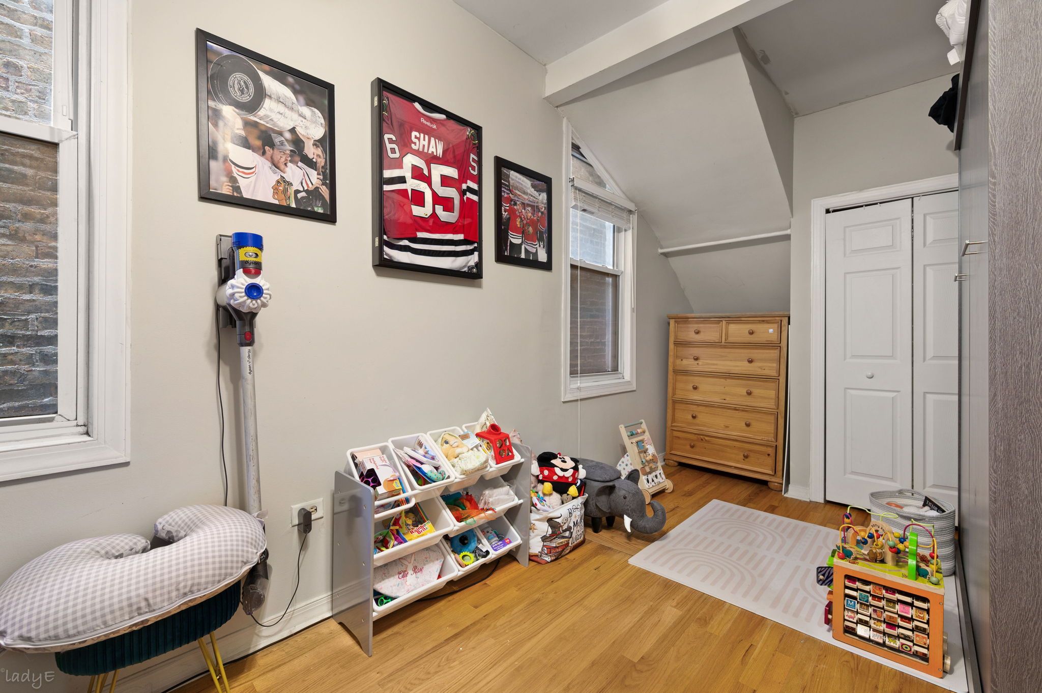  Photo 8
