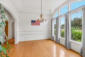 Romance Point St-S2205-009.jpg