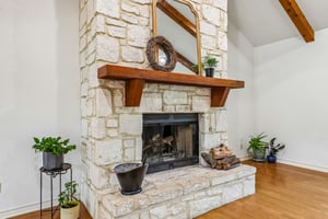 Romance Point St-S2205-016.jpg