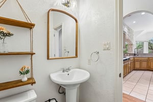 Romance Point St-S2205-022.jpg