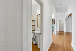 Romance Point St-S2205-023.jpg