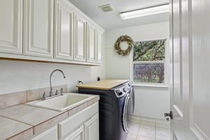 Romance Point St-S2205-024.jpg