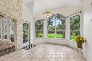 Romance Point St-S2205-025.jpg