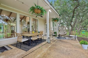 Romance Point St-S2205-048.jpg