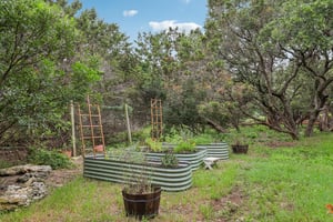 Romance Point St-S2205-056.jpg