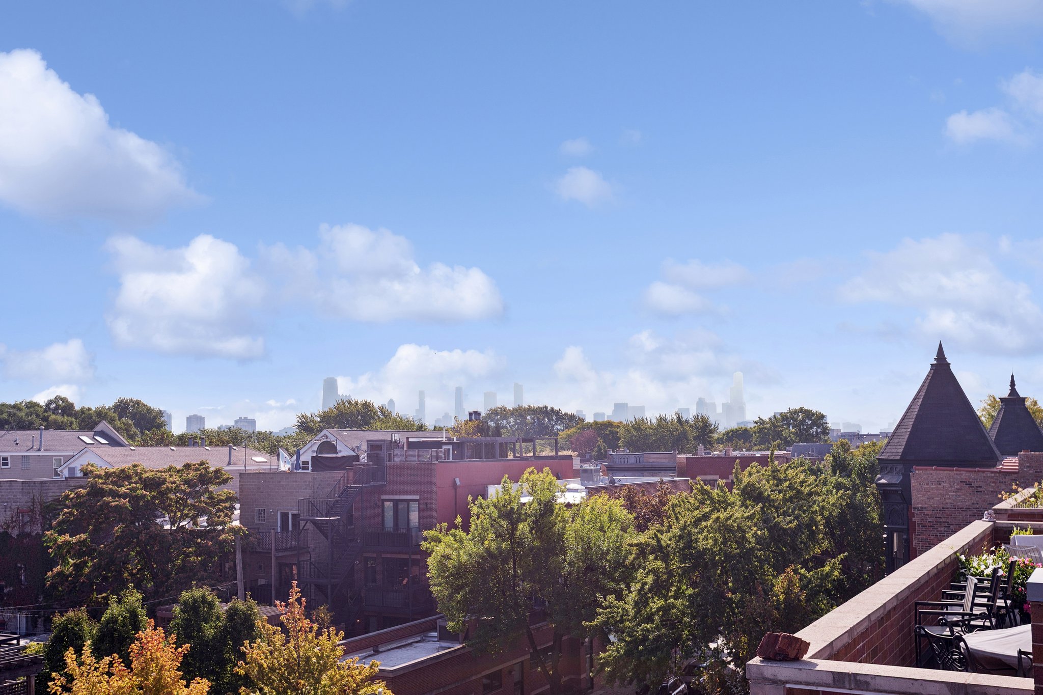2622 N Racine Ave 3_023.jpg