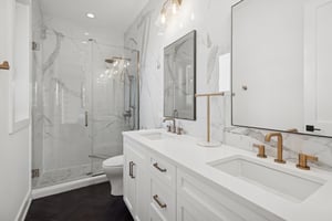 2622 N Racine Ave 3_012.jpg
