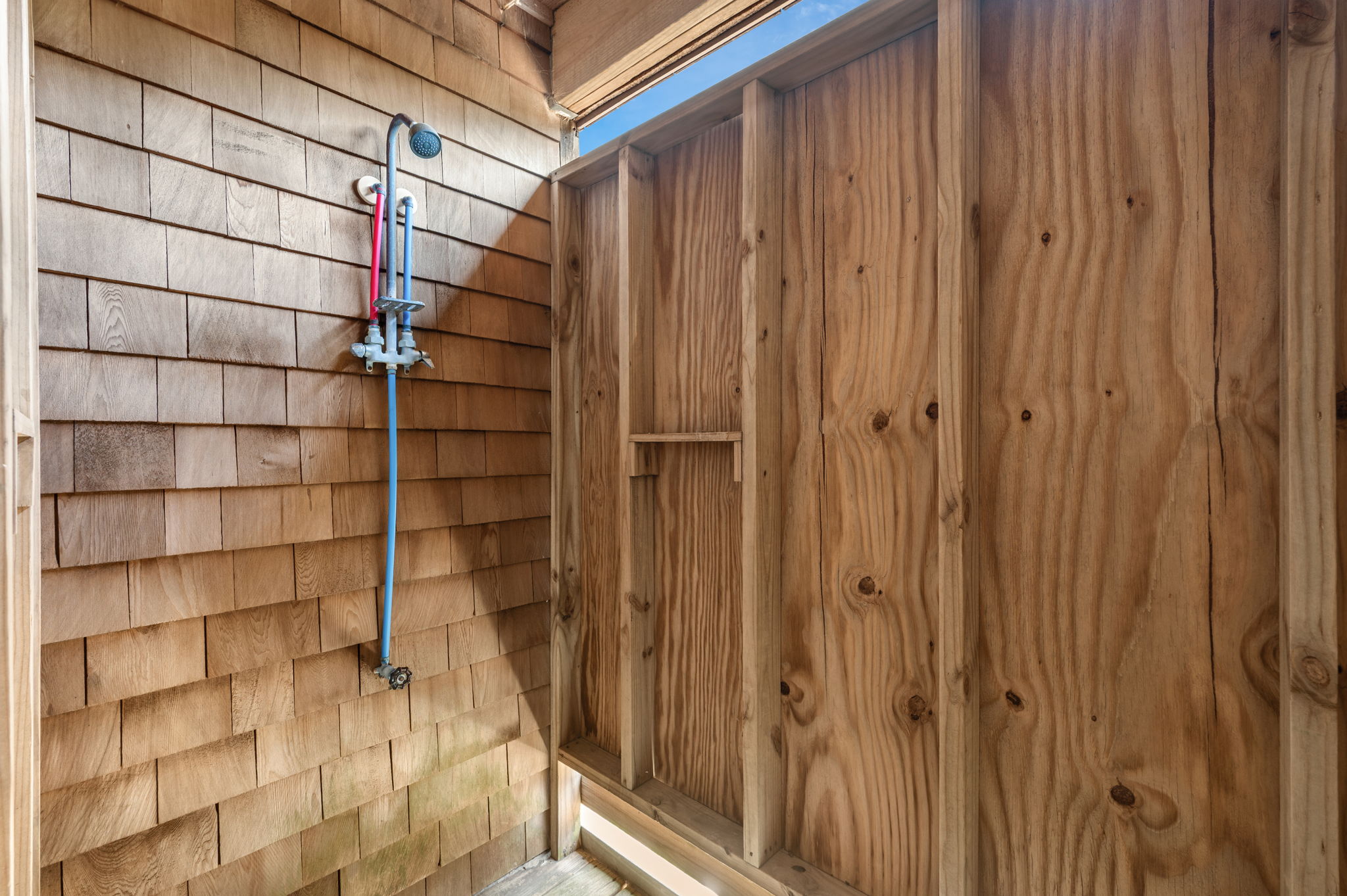 26221-Wimble-Shores-Outside-Shower-V2