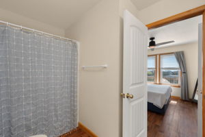 26221-Wimble-Shores-TL-BR2-Private-Bath-V2