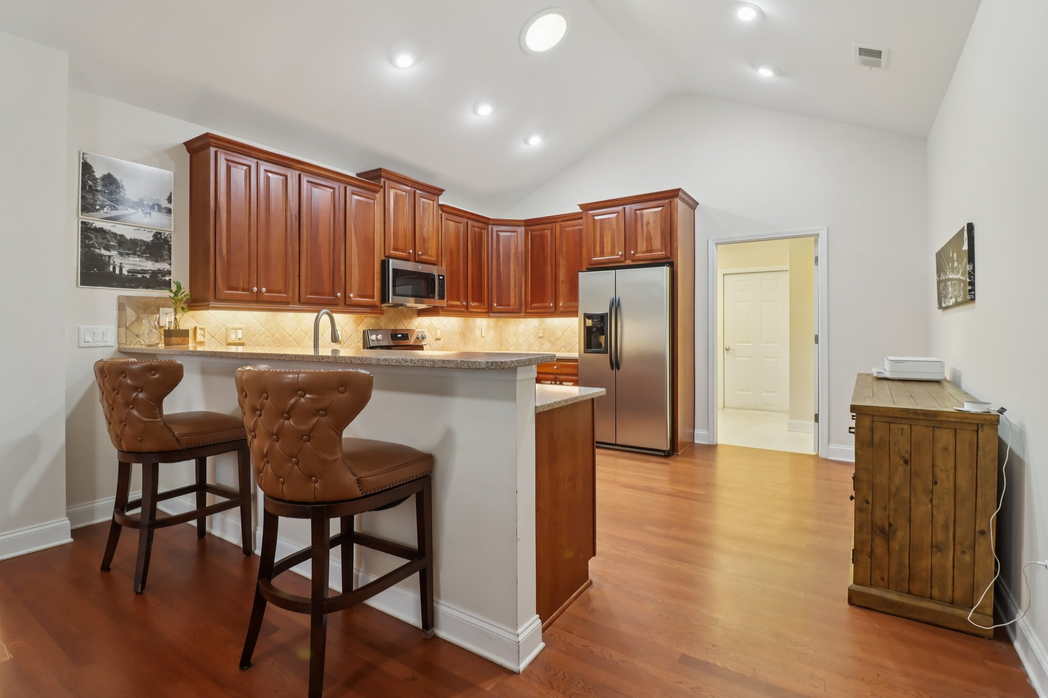 Grapevine Cir-S0303-023.jpg