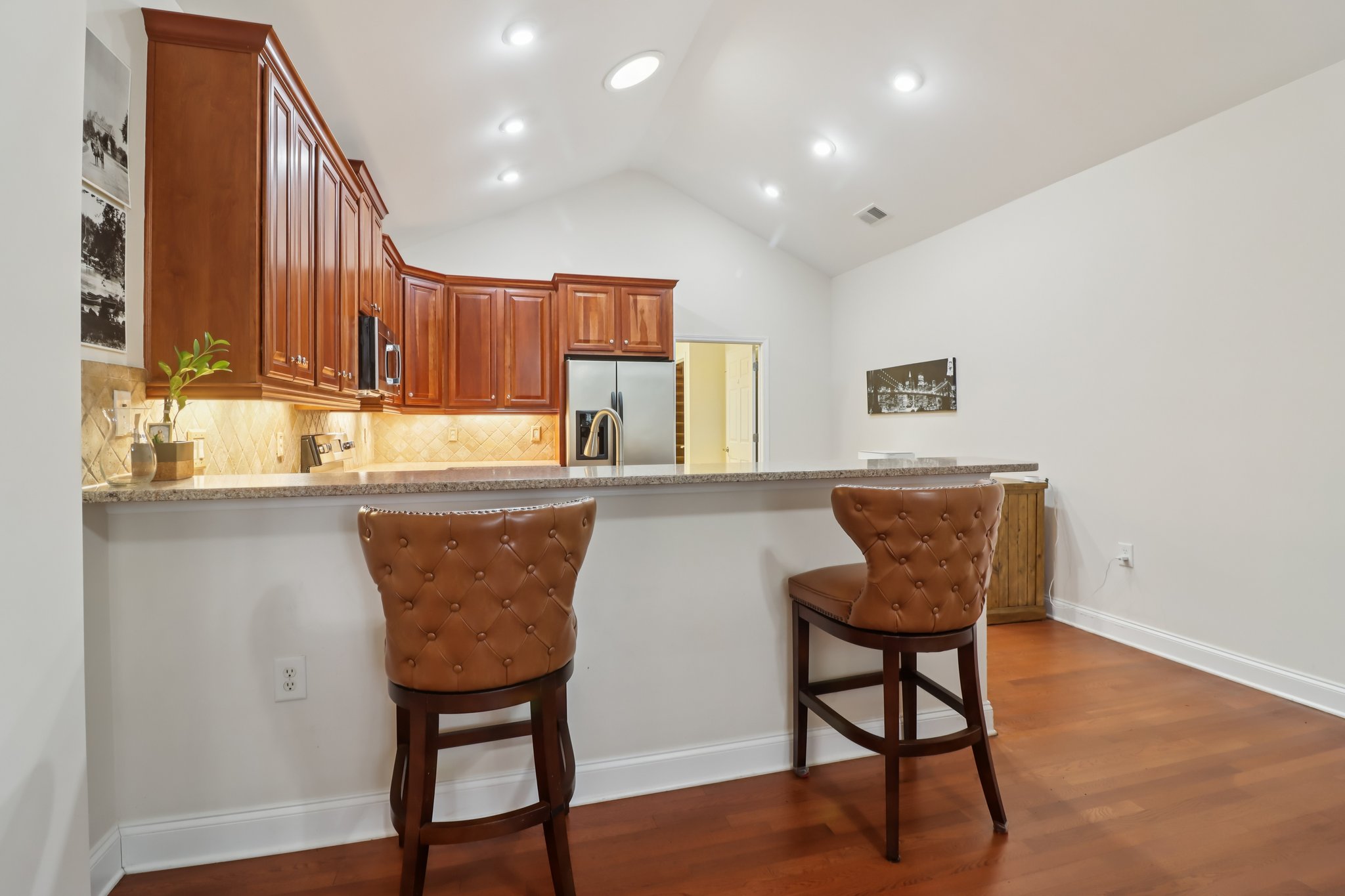 Grapevine Cir-S0303-024.jpg