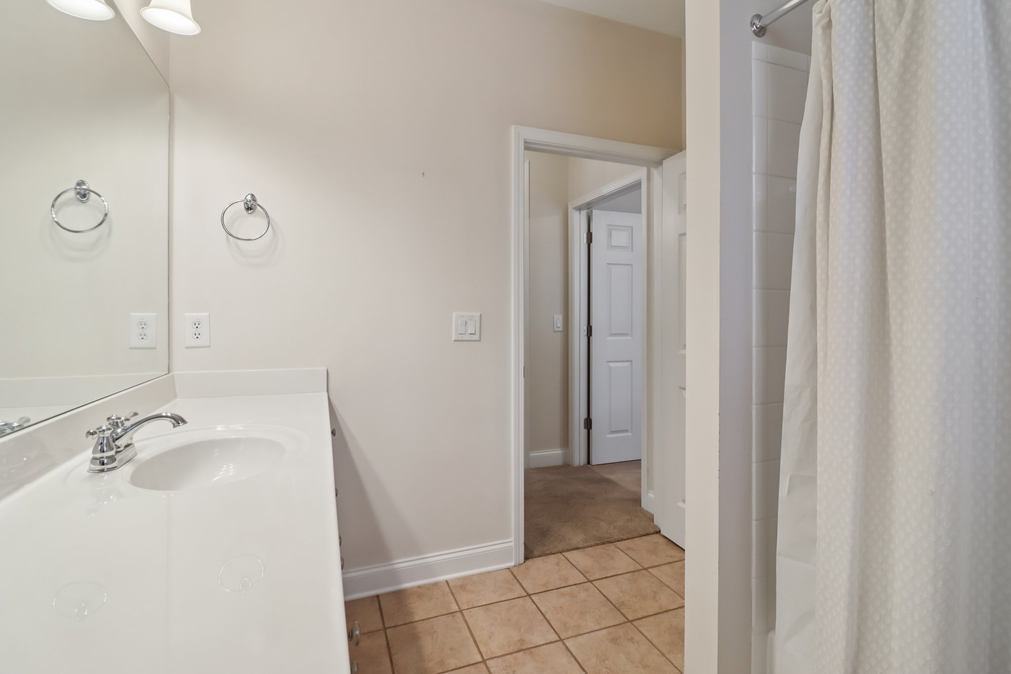 Grapevine Cir-S0303-031.jpg