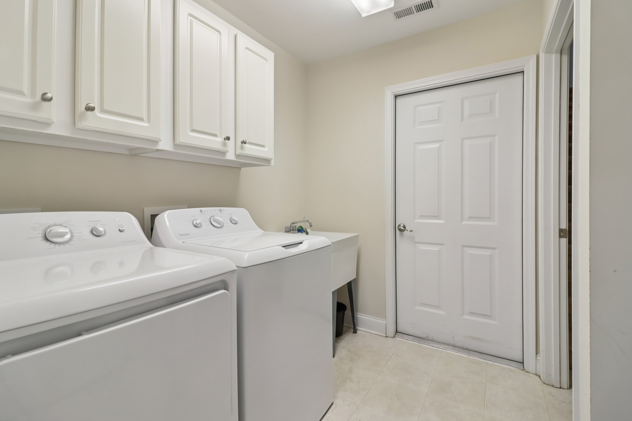 Grapevine Cir-S0303-045.jpg