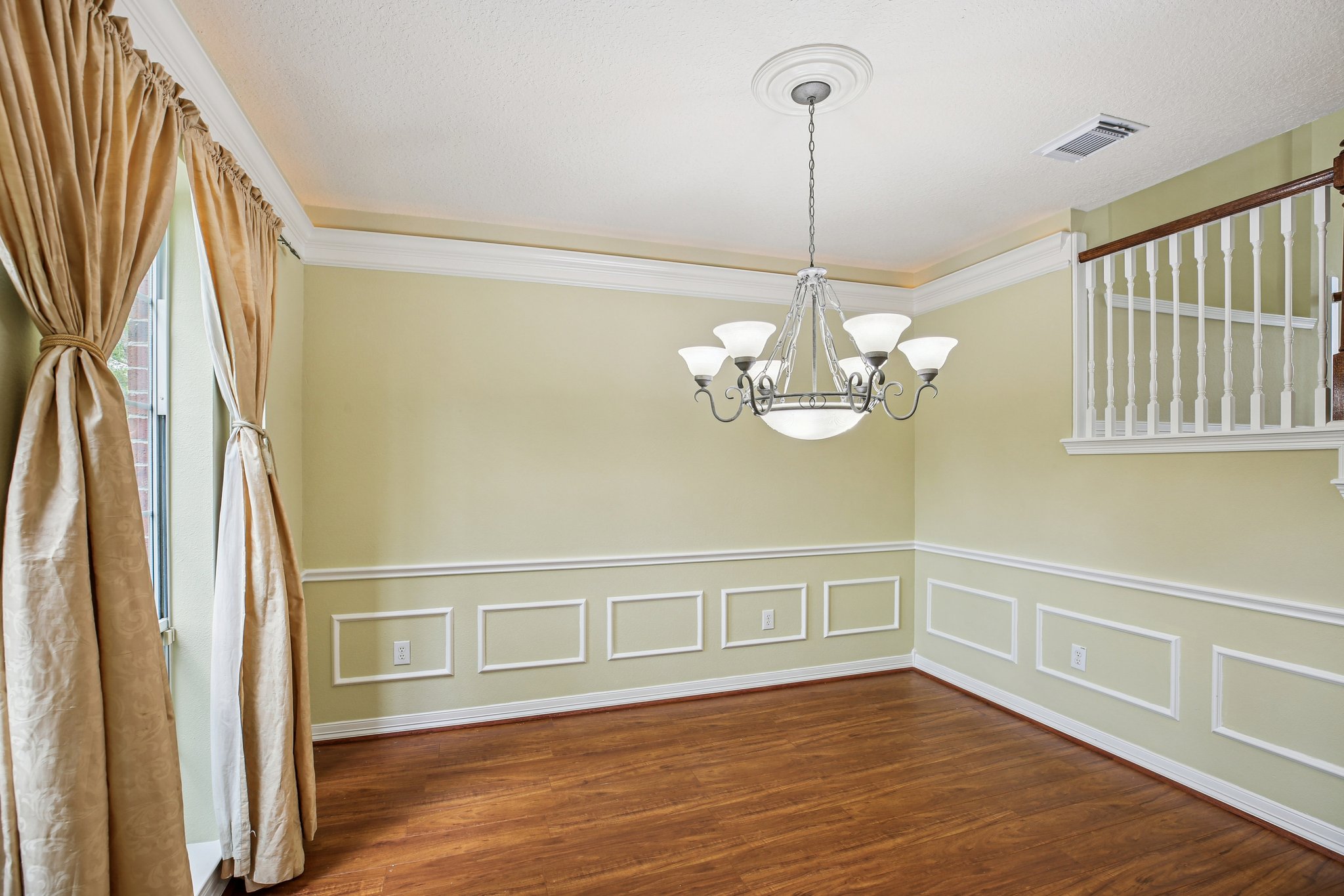 Misty Grove Dr-S2503-010.jpg