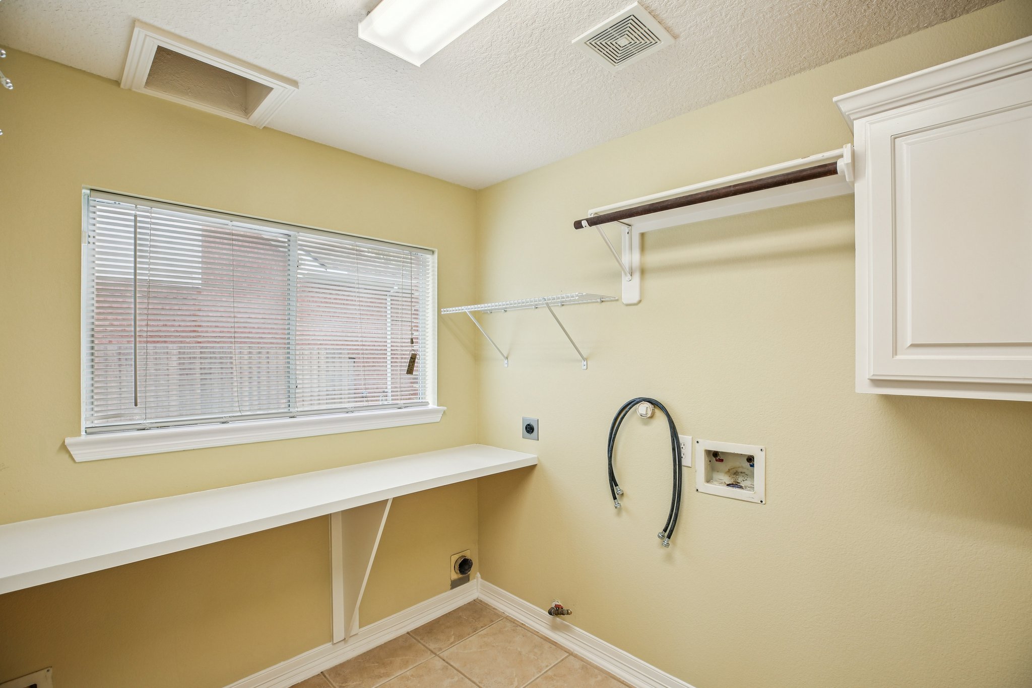 Misty Grove Dr-S2503-022.jpg