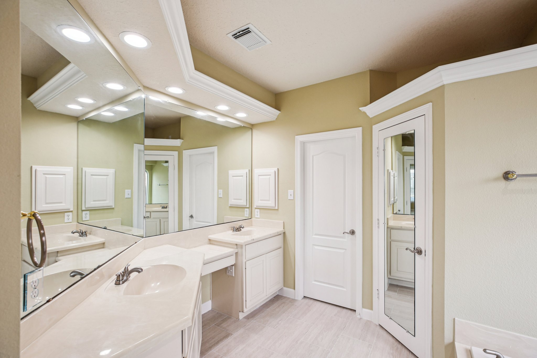 Misty Grove Dr-S2503-028.jpg