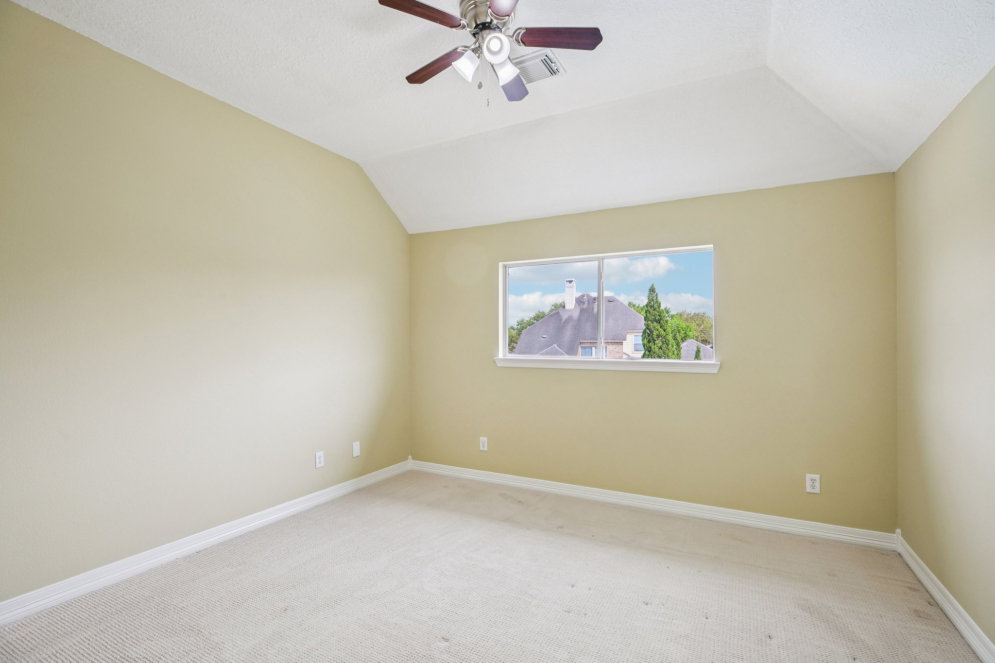 Misty Grove Dr-S2503-046.jpg