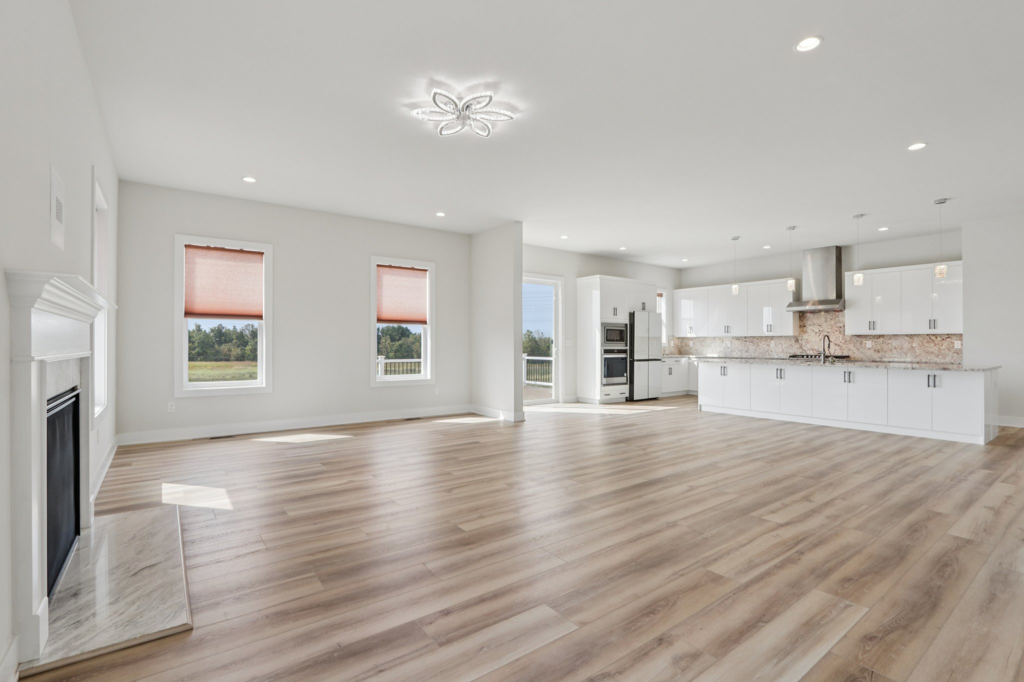 Hawthorn Dr-S2409-012.jpg