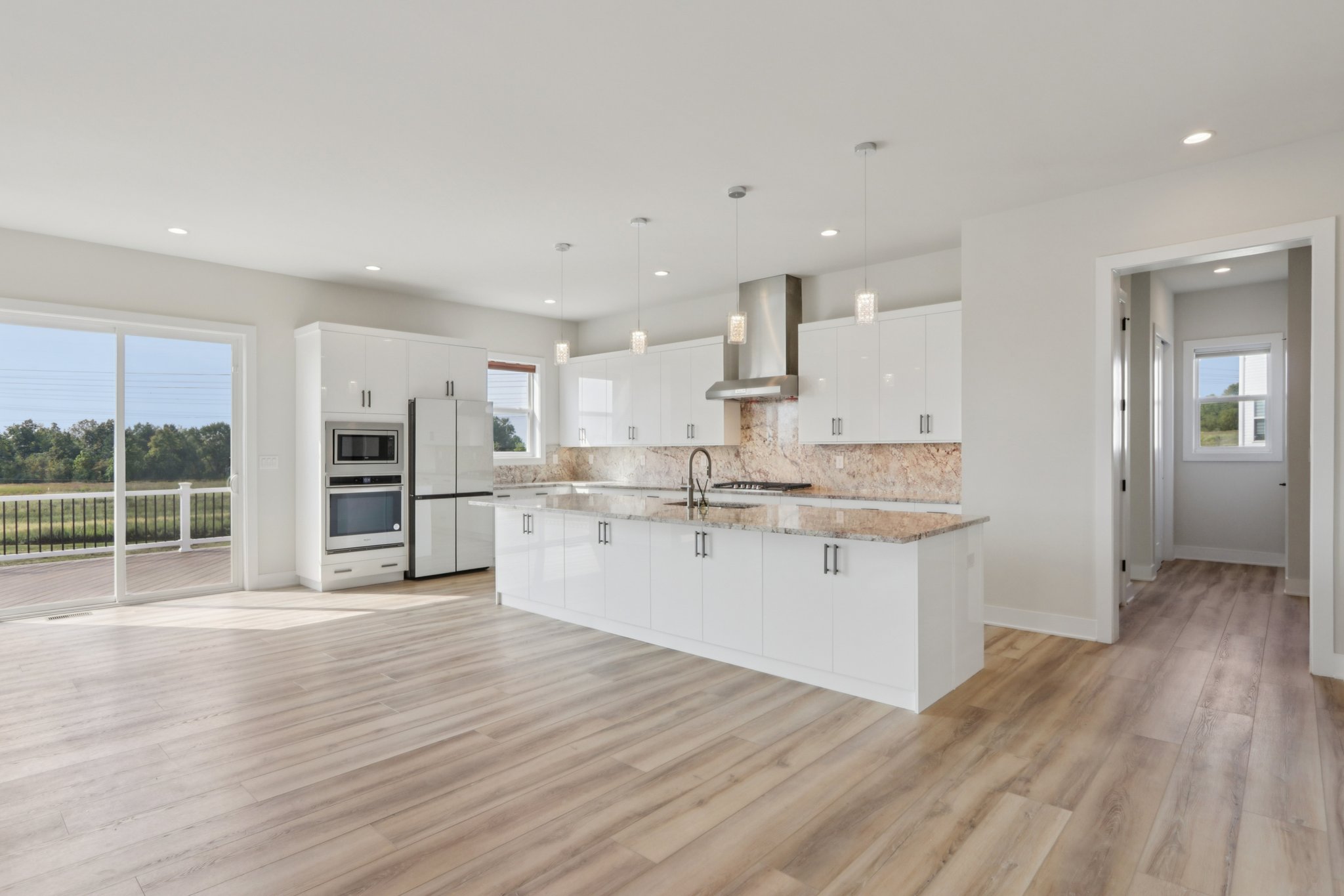 Hawthorn Dr-S2409-020.jpg