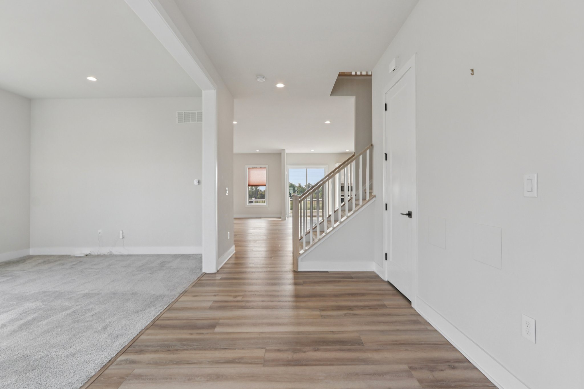 Hawthorn Dr-S2409-022.jpg