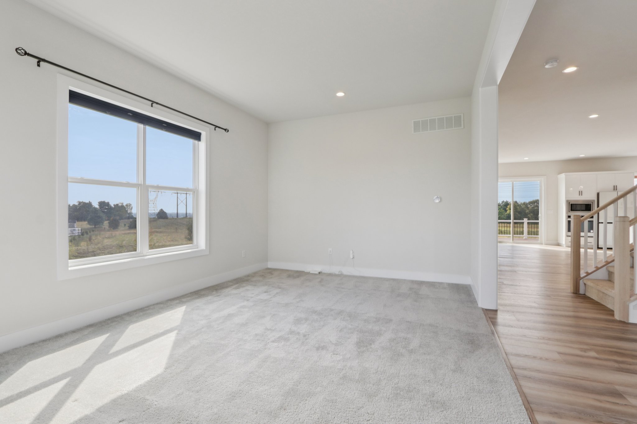 Hawthorn Dr-S2409-024.jpg