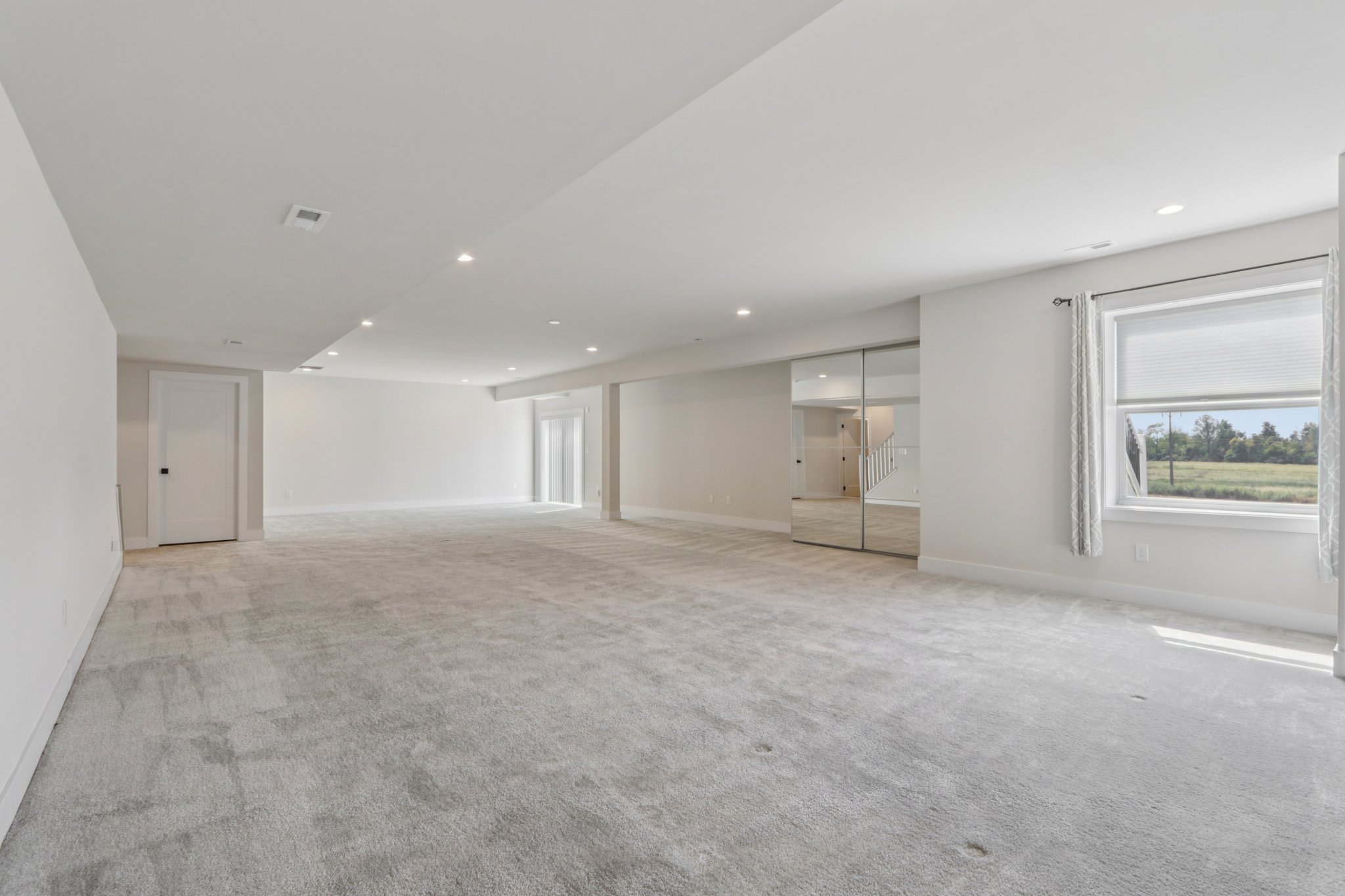 Hawthorn Dr-S2409-031.jpg