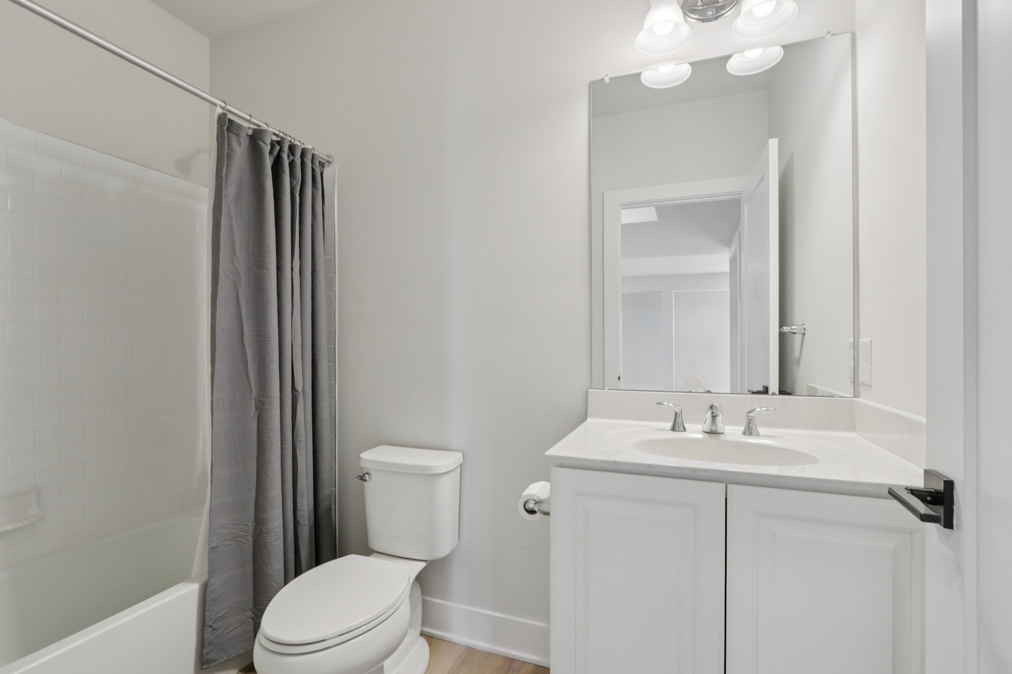Hawthorn Dr-S2409-036.jpg