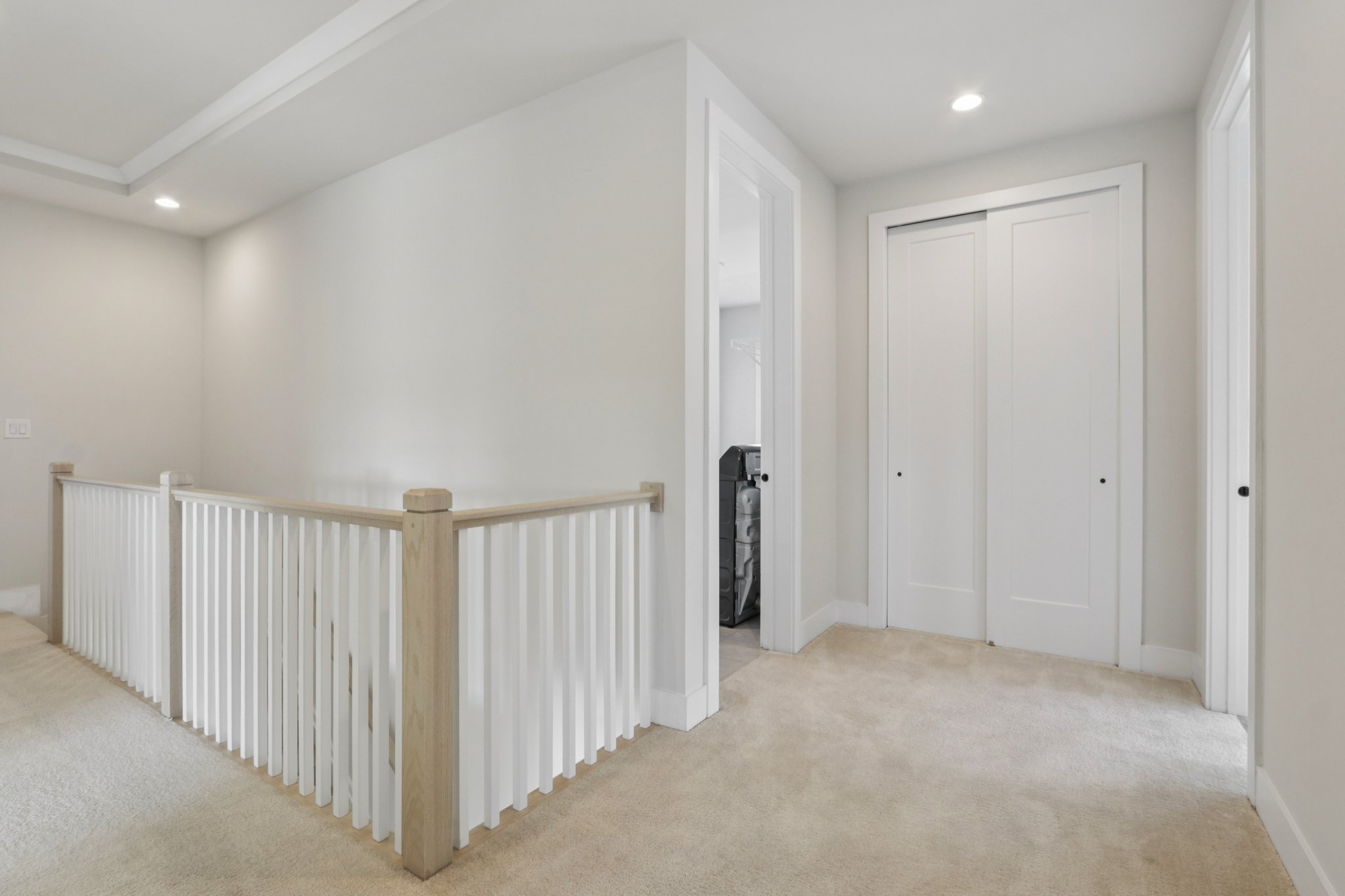 Hawthorn Dr-S2409-049.jpg