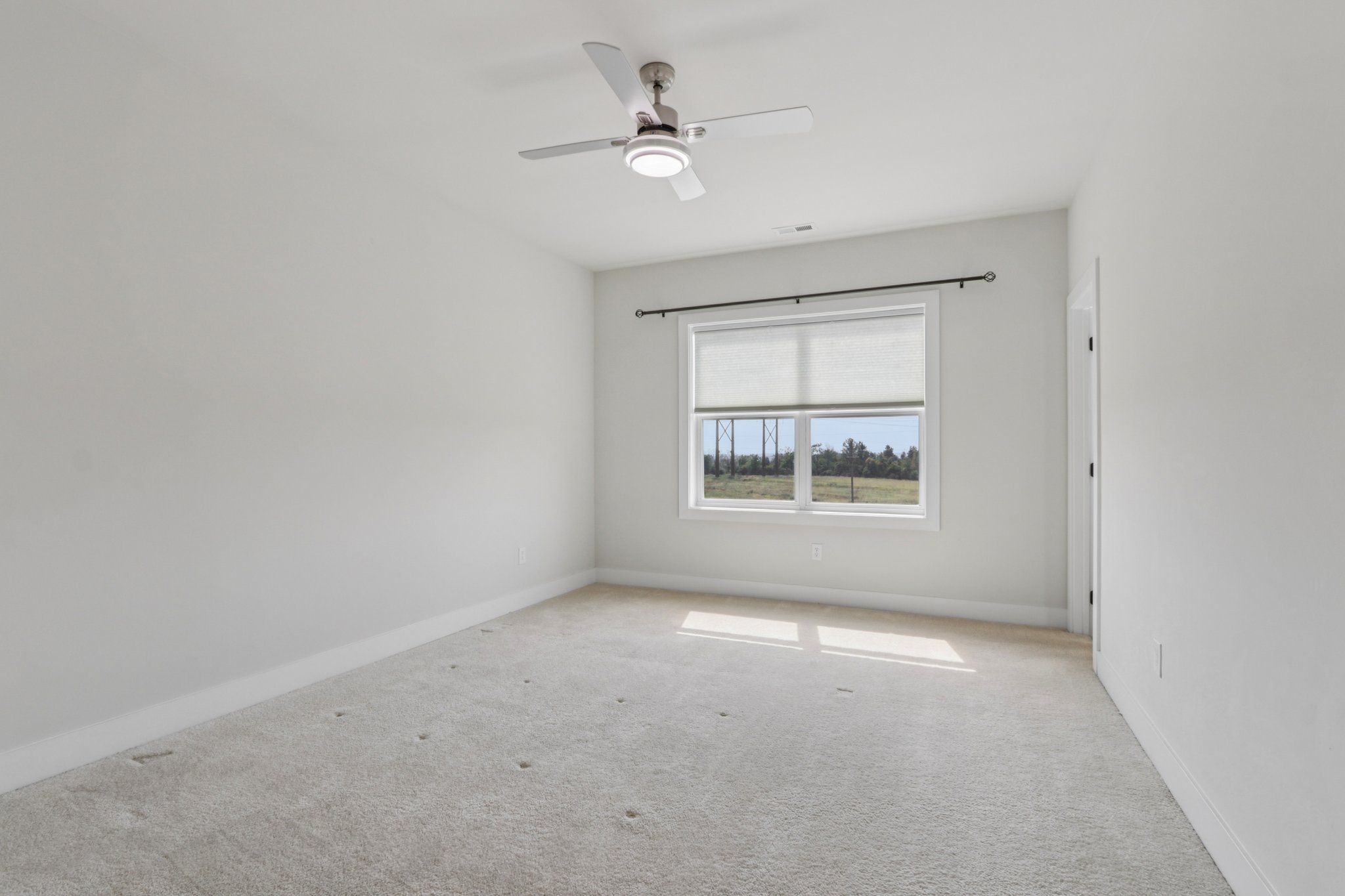 Hawthorn Dr-S2409-050.jpg