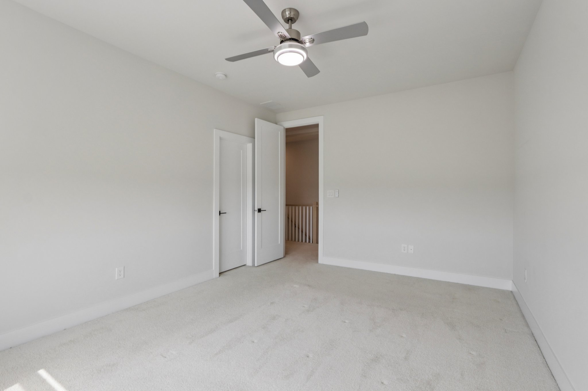 Hawthorn Dr-S2409-051.jpg