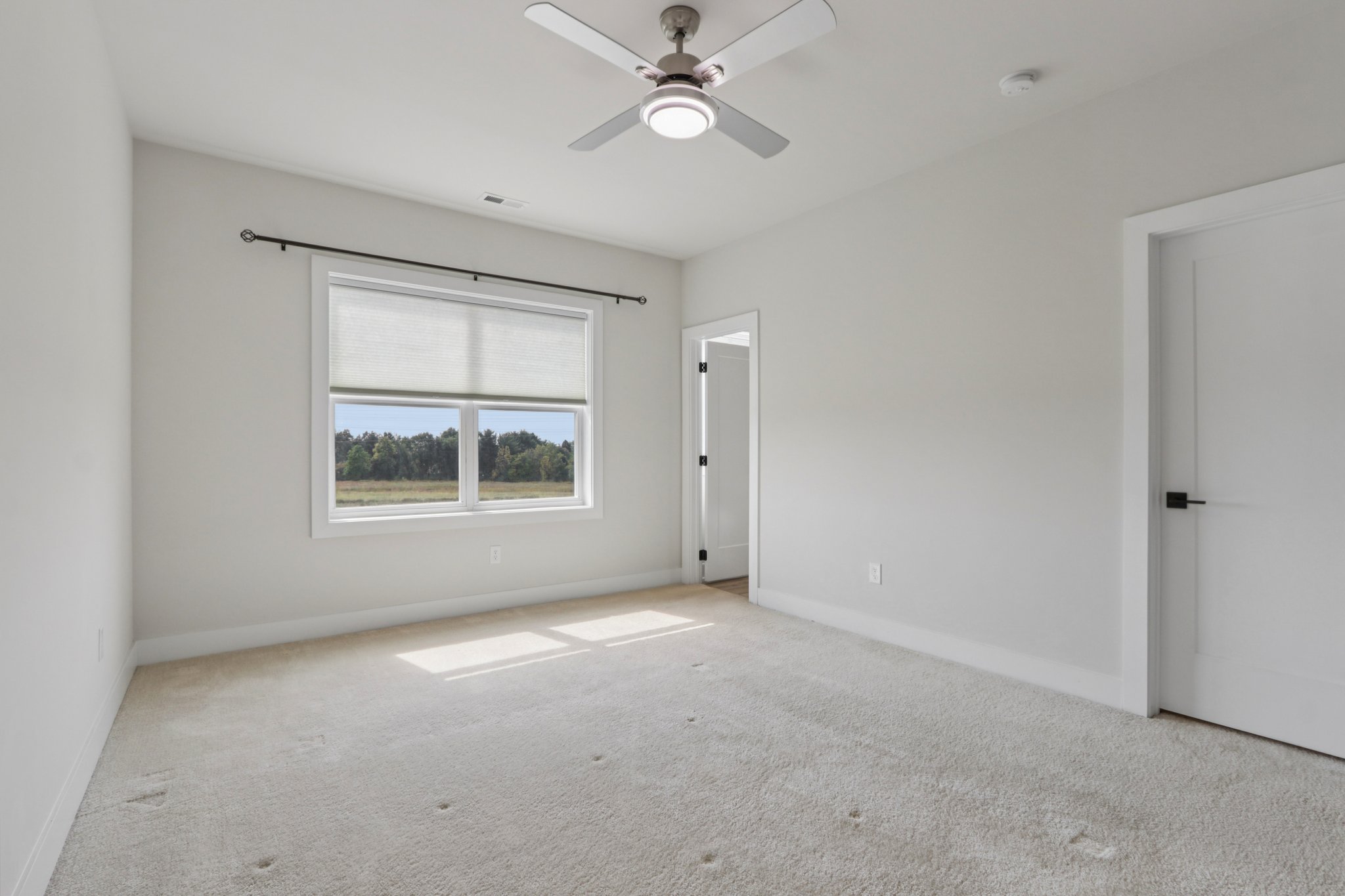 Hawthorn Dr-S2409-052.jpg