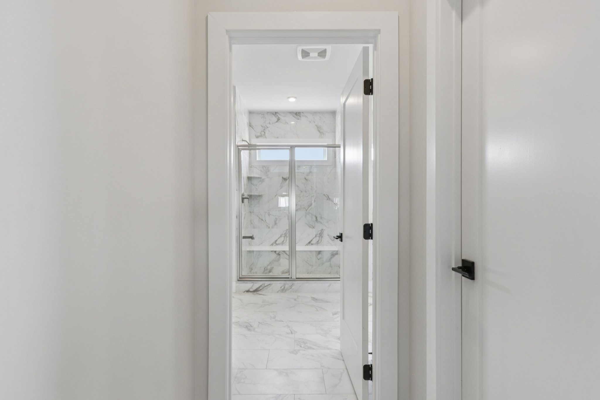 Hawthorn Dr-S2409-057.jpg