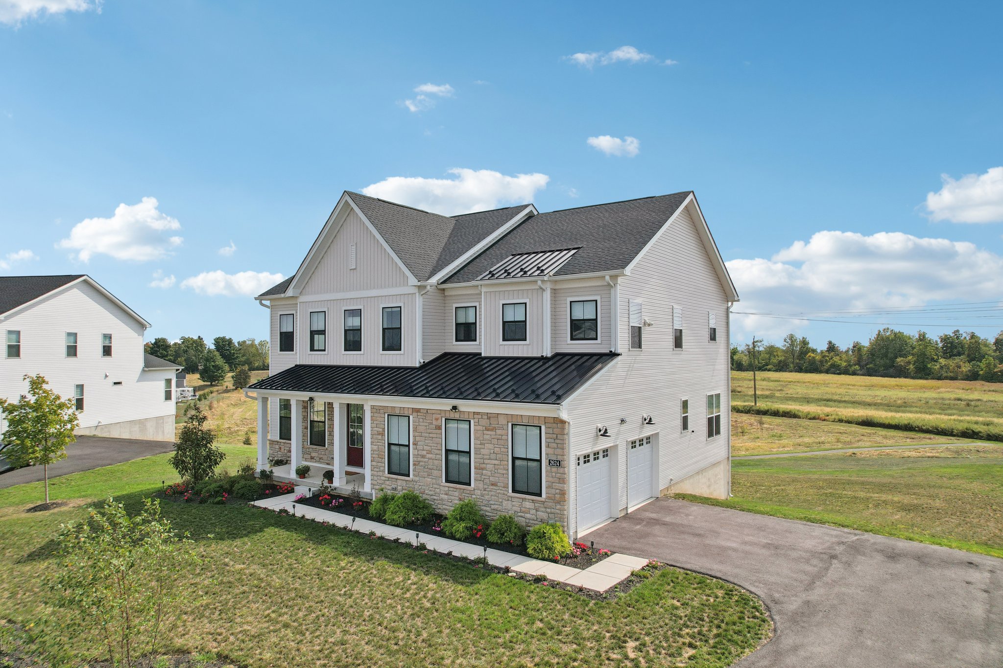 Hawthorn Dr-S2409-069.jpg